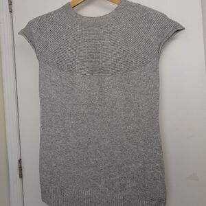 METRIC GREY SWEATER SIZE LARGE